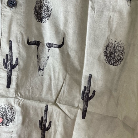 Khaki casual button down with Cactus & longhorn print - Picture 7 of 9